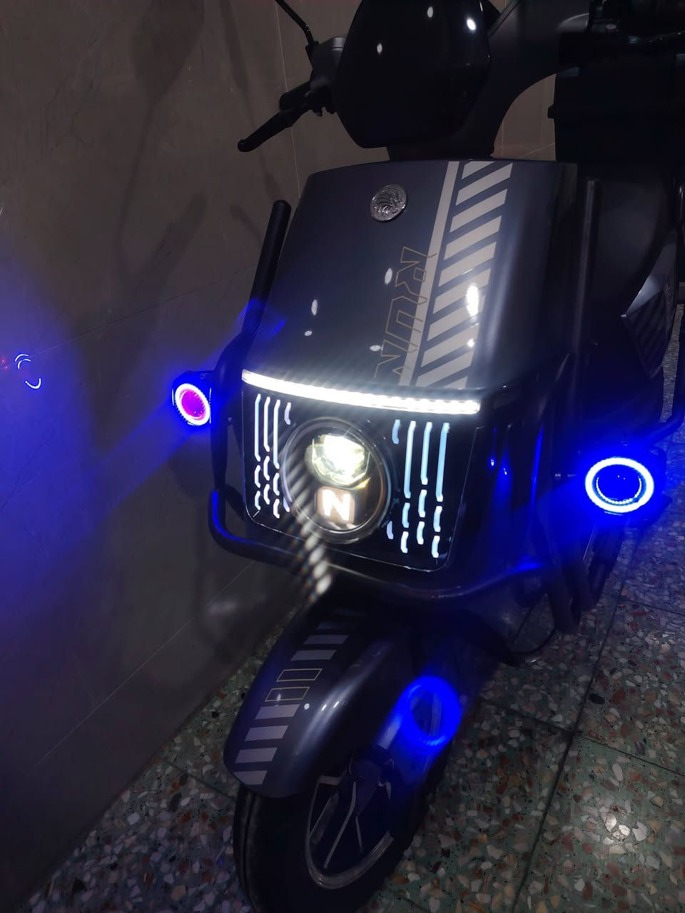 دراجه صكر موديل 26 استخدام شي قليل بطاريه ليثيوم فوسفات الحديد 50 انبير تمشي بل شحنه الوحده أكثر من 60 كيلو سرعته 90 بريكات هيدروليك لايت عالي ناصي نشرات اي نقص مابيها سعر 950 بيهه مجال مكاني بغداد ابو غريب


**إذا كنت صاحب هذا الإعلان وتريد حذفه لأي سبب، رجاءا أرسل رسالة إلى الدعم الفني**