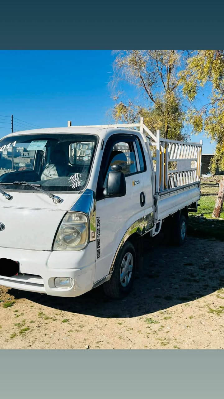 كيا گاز بؤفرؤشتن. 2011
2700عجم
گير مه كينه  شانسي به شه رت 
سه ياره كه زؤر خاوينه مالي كه سا به ته 
شه ش تايه ي نويي له ژيره 
بستيك لاي ده رگاي سايه ق سارده كوته  باقيدي. هيجي نييه 
0750 040 49 14 أربيل, العراق
