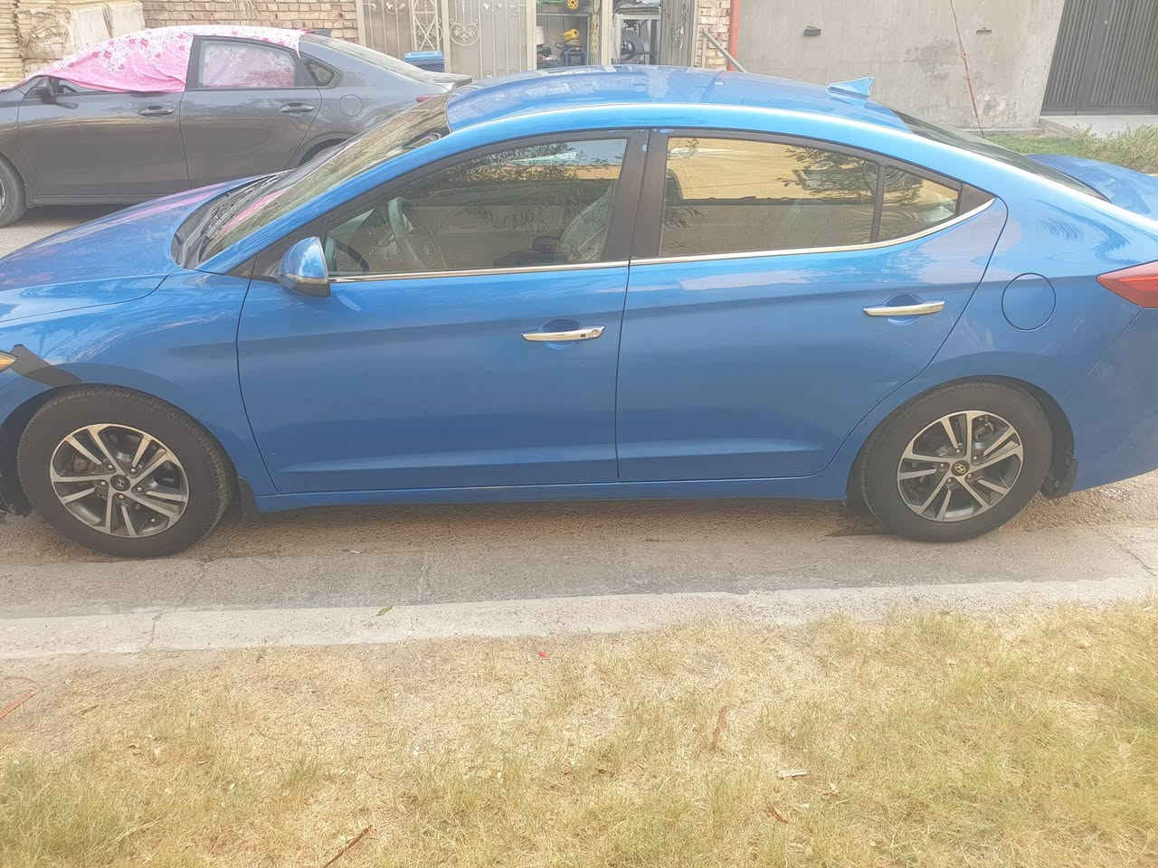 السلام عليكم ورحمه الله وبركاته
من رخصه الادمن المحترم
للبيع النترا 2017 وارد امريكي فول مواصفات ما عدا الفتحه ليمتد رقم اربيل باسمي تريد تحويل تريد وكاله
حادث جاملغ وبنيد بدون دواخل راجعات بارد فقط بدون صبغ تبريد فقط كمبريسر عاطل
مكاني بغداد الزعفرانيه 
السعر 115$ بيها مجال حق الجيه

للتواصل ‏‪***********‬‏
