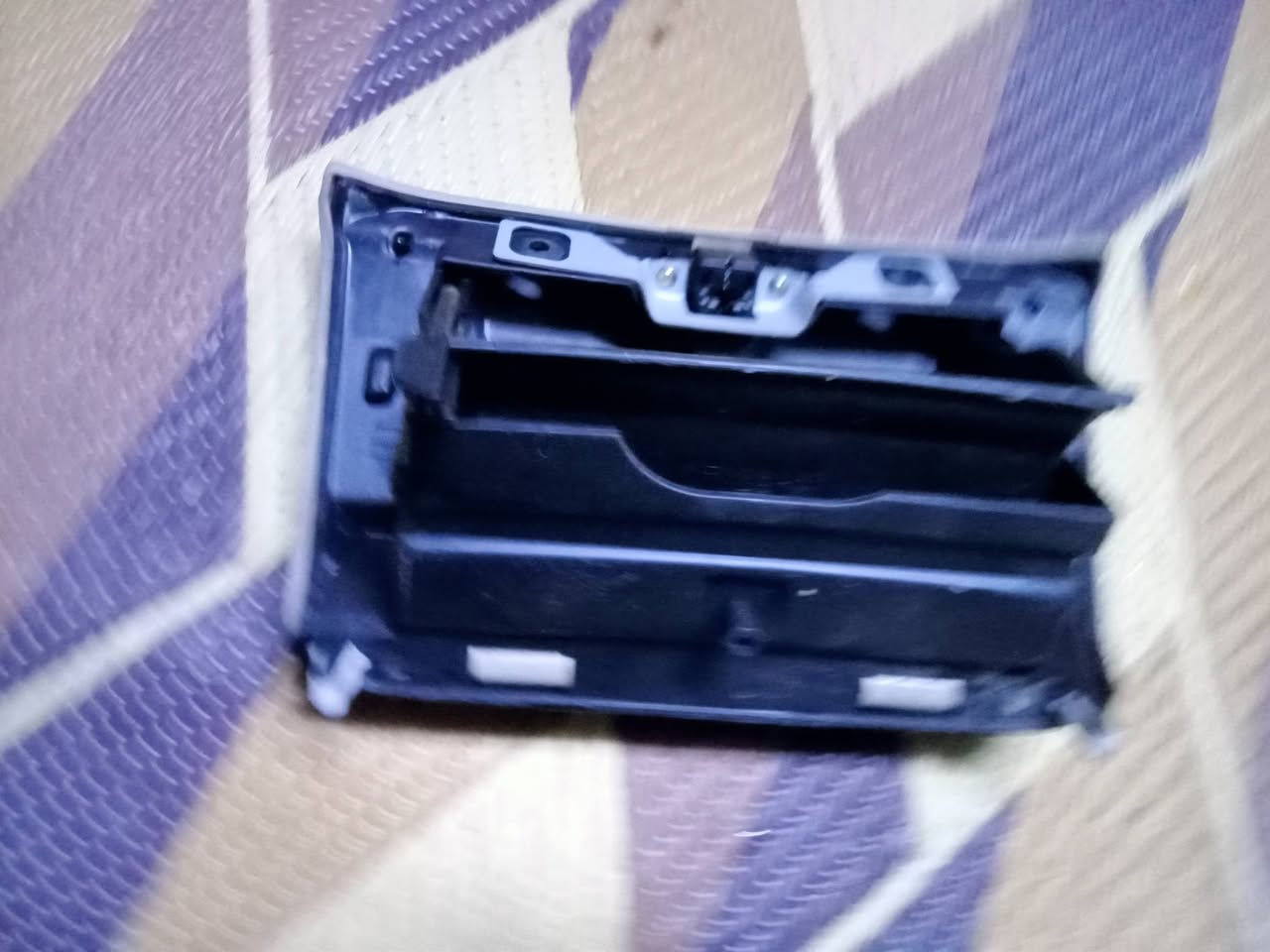 جكمجه صغيره لانسر بومه تنشد جوه الوجه مال مسجل اصليه تفصيخ جيب وشد السعر 40الف
السيديه ***********
