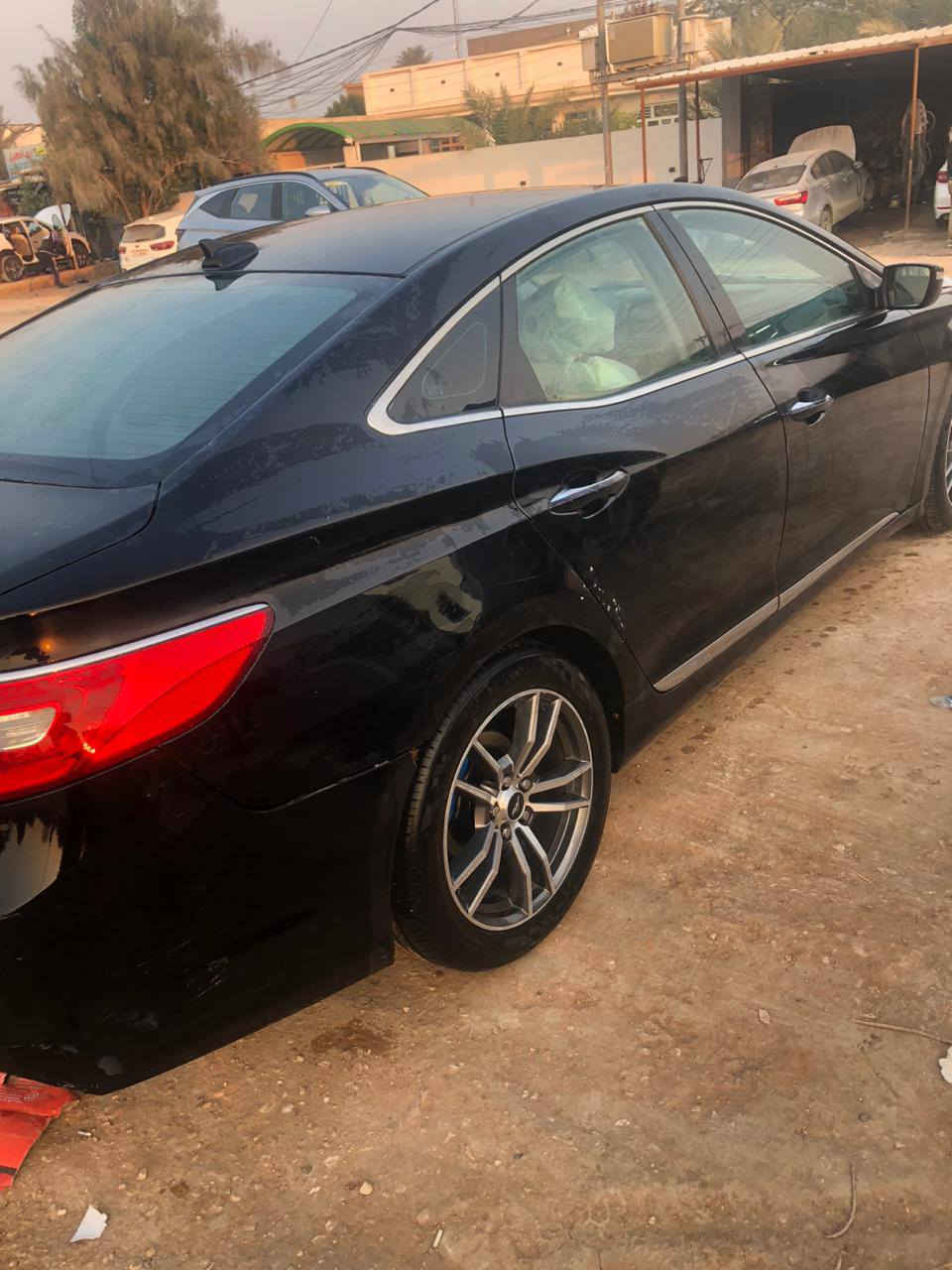 #سياره_حلوه_وجديده_ومناسبه
السلام عليكم 
ازيرا  امريكي  2015
 السياره  سنويه تحويل مباشر 
السياره  مكفوله وجاهزه من كلشي
مواصفات السياره نص فول 
كيرومحرك حداديه وكهربائيات كله فووول

سياره نظيفه وبسعر معقول بالعافيه ع الياخذها 🤩🔔
(للبيع ) ✅

المكان بابل المسيب 
السعر :: اطلبه بالتعليقات يصلك خاص 📩🟩✅

***********
