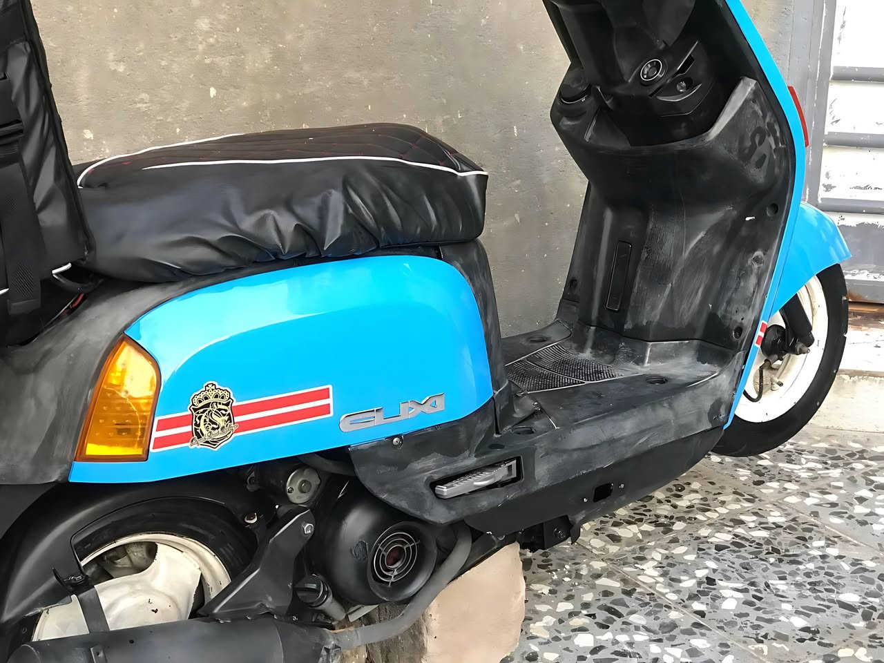 دراجة بوليس مفتوح كلشي شغال بيها بس السلف عوزة شخاطة كلوبات اشاير شغالات كفرات تجاري جدد تاير امامي جديد كلج امامي رياضي سعر 550 وبيها مجال قليل العنوان مشراك الجديد رقم ***********
