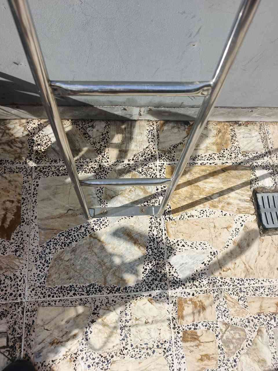 اخوان السلام عليكم درج سلستيل مال اكتروز مال سكانيا ما اعرف وهورنات بوش وصفاره حجي كلهنغالات الصفاره امريكيه مدبلج سماعه وايرليس ريموت الهورنات شغالات اثنين بالدرج سلستيل خمس بايات جديد بيع شلعه السعر 500 كلهن اي استفسار الاتصال على الرقم اتصال فقط بارك الله بيكم خاص او  ***********على الرقم
