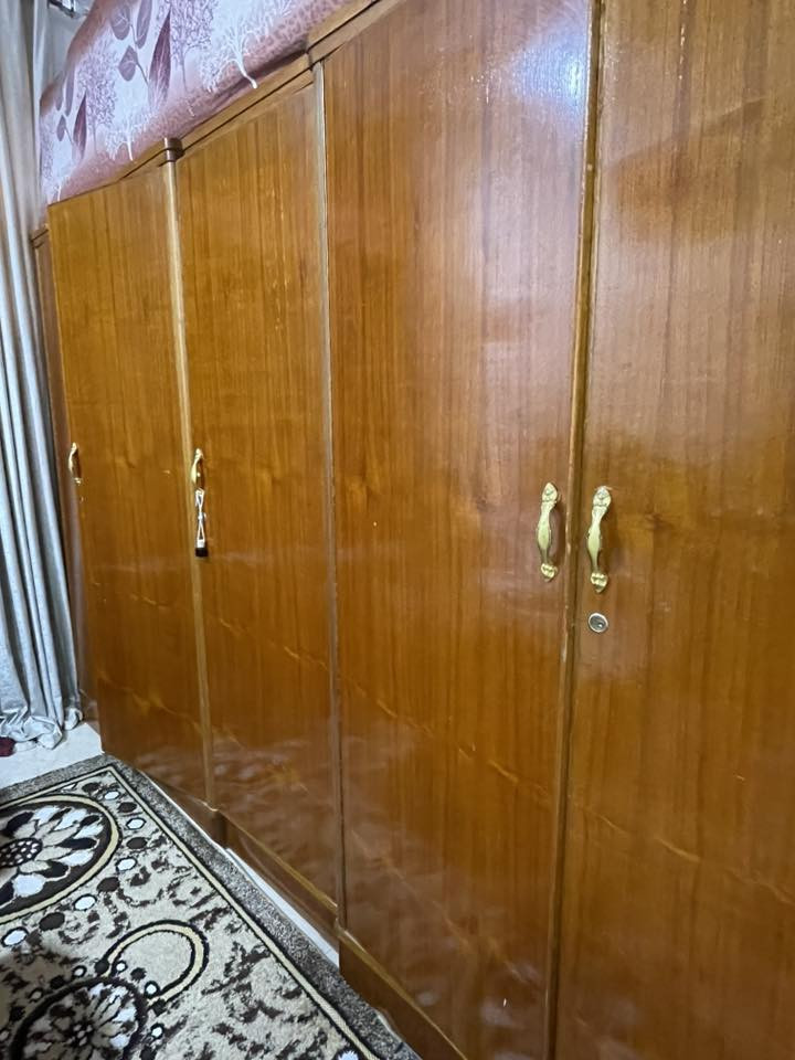 ارفة نوم خشب عراقي اصلي ثقيل للبيع
المكان الملحق خلف مستشفى الكفيل 
يرادلها بس تلميع ترجع جديده 
السعر 750 الف 
*********** واتساب

