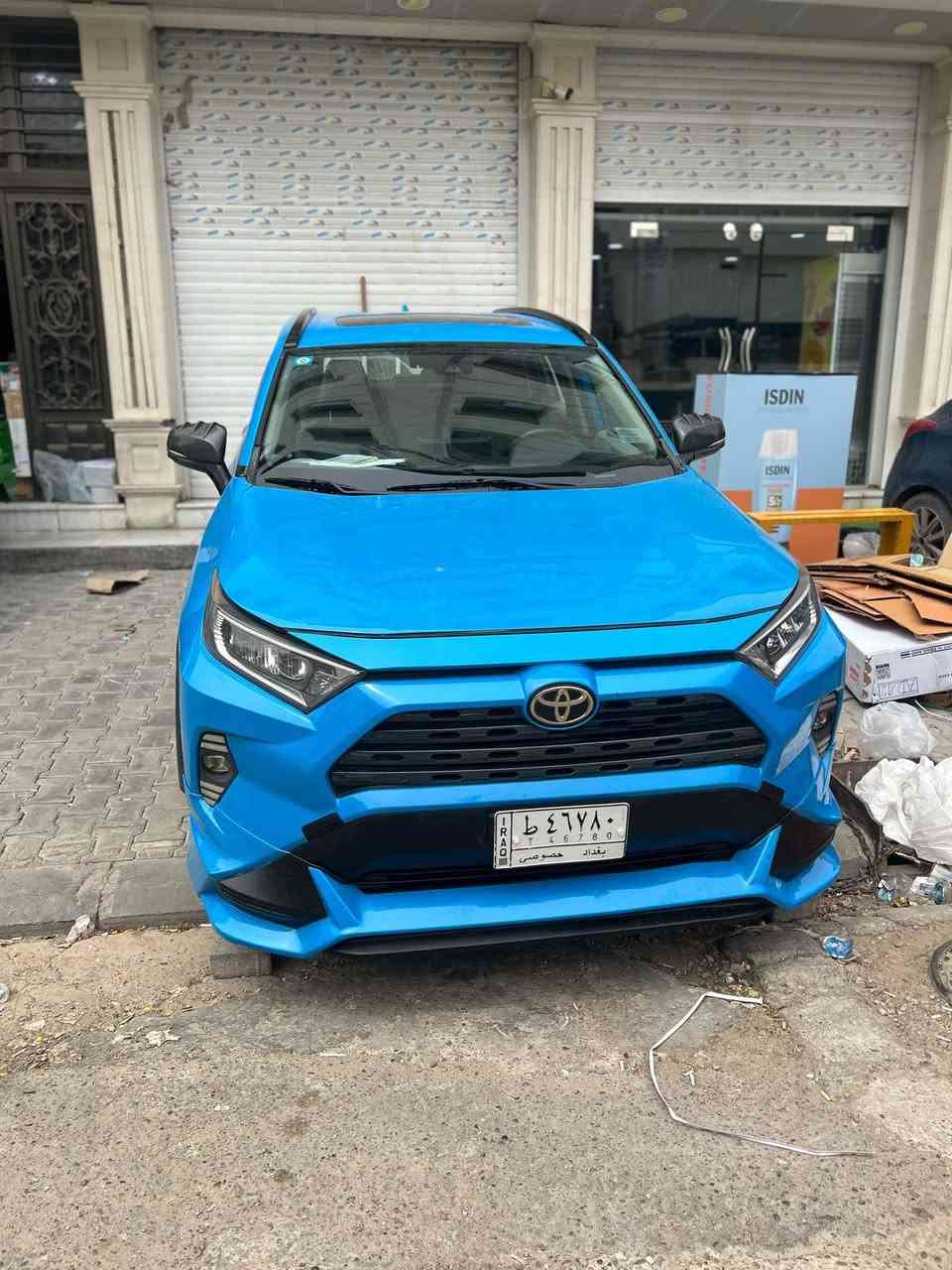 ‏XLE رافور 2019.   لون. مميز
🟩 السعر  188       مكان. بغداد  ***********
سعه المحرك : 2,500 L
صور حادث.  سونار مرفق تفاصل مذكورة
المواصفات  XLE AWD Prenum فول 
ردارات بصمه تشغيل  فورويل AWD
4*4 فور ويل  بصمه تشغيل 
بصمه ابواب    شاشه كبيره
تحكم ستيرن.  رادار امامي
رادار جانبي    رادار خلفي
قياده ذاتيه.   تحديد مسار
لايد بك لايد LED
بلاجكتور    هاند بريك بصمه
اوتو هولد.  كشن هيتر
ستيرن هيتر
نضام ايكو نورمال سبورت
نظام دفع رباعي 4*4
كشنات. جلد.   
‏Snow, Mud&Sand, Rock&Dirt
