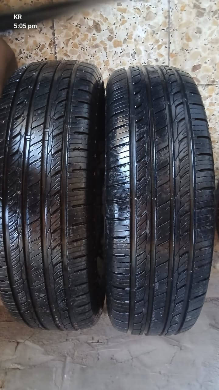 السلام عليكم يوجد زوج اطارات حجم 225,45,17 نوع كومهو كوري   يوجد زوج 275,40,20, نوع صيني  يوجد زوج 225,70,16,  كوري


**إذا كنت صاحب هذا الإعلان وتريد حذفه لأي سبب، رجاءا أرسل رسالة إلى الدعم الفني**