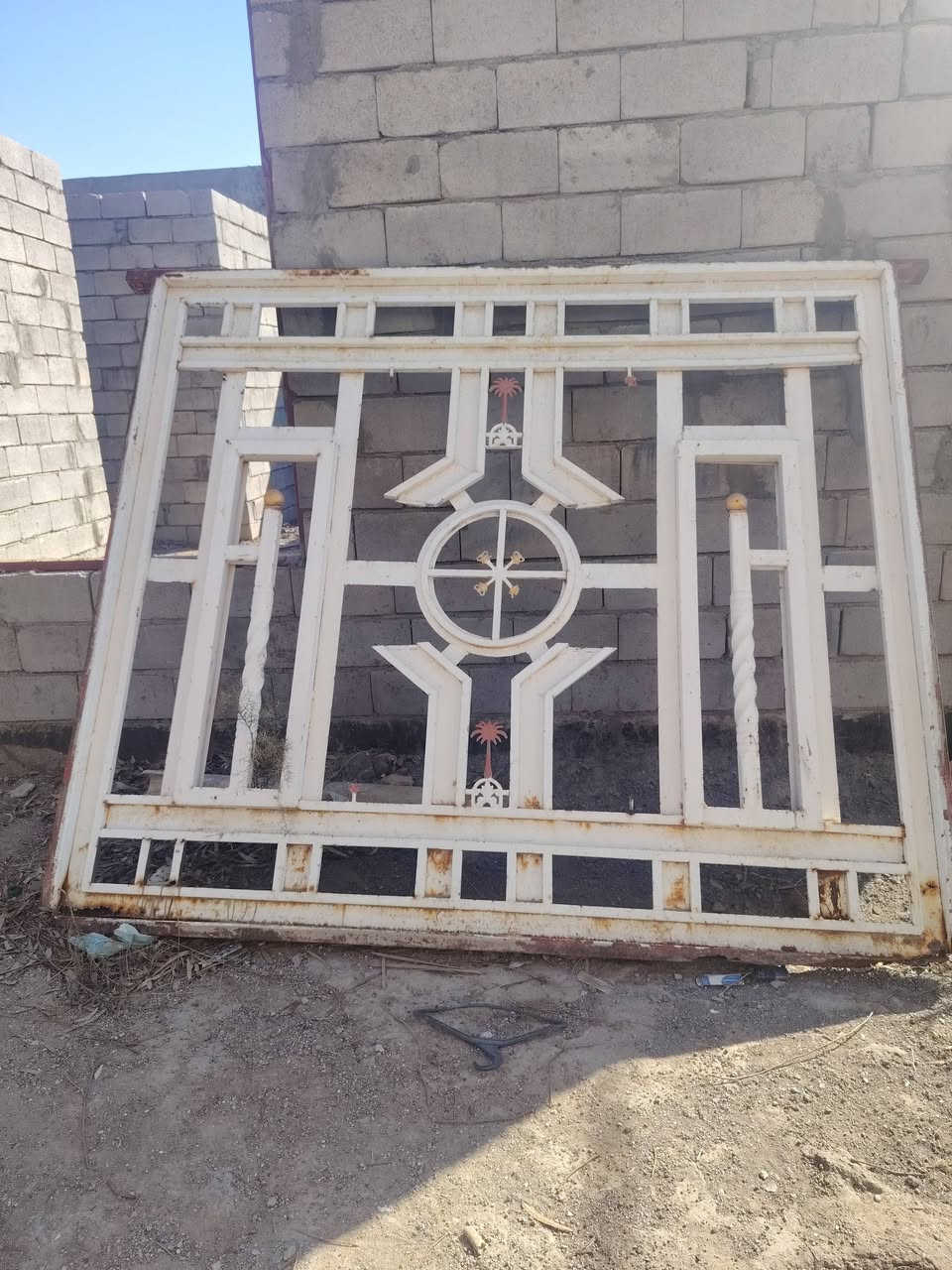 شبابيك عدد 2 بيبان عدد2بدون جراجيب شمعه وحده السعر 325بيهن مجال بسيط *********** مكاني الحفريه
