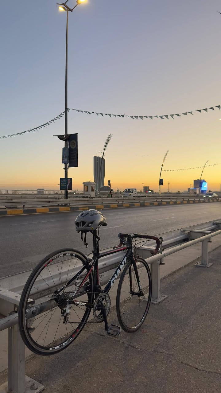 رود سباق GIANT
معدن /الألمنيوم
قياس /29
بايسكل كامل نضيف تايرات جدد جوابه جدد بولبرنات جدد
السعر 285
عنوان بغداد_حي أور 
***********
