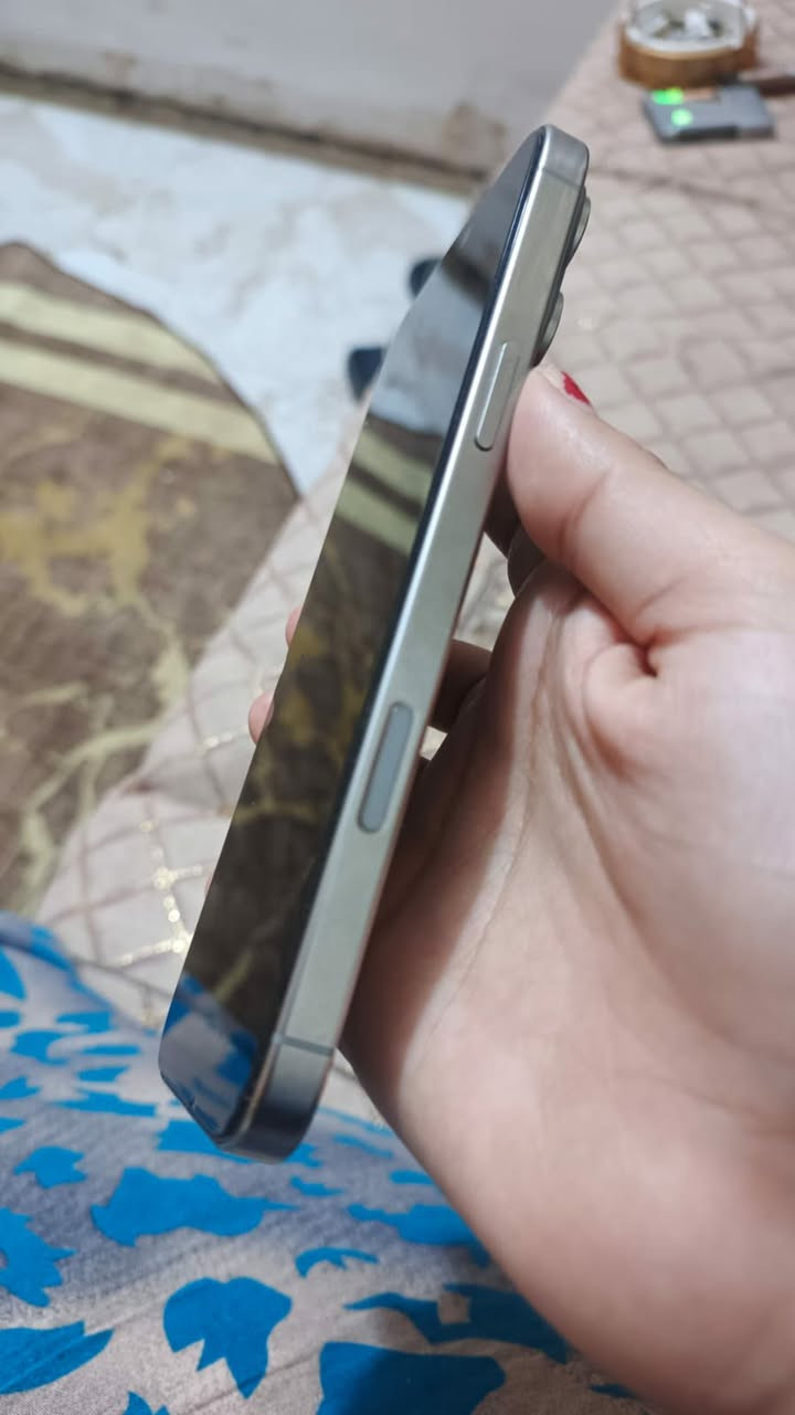السلام عليكم للبيع أيفون ١٦ برو ماكس بطاريه ٩٠ شرق اوسط الجهاز شخط مبي كامل ملحقاته كارتون وكيبل شحن استخدم اقل الشهرين السعر مليون و400 وبيه مجال العنوان ام الكبر والغزلان ***********
