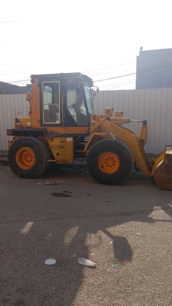 سلام عليكم شفل كومارسو حجم 70 للبيع جاهز العمل مكينه وكير خير من الله  مكان بغداد ***********
