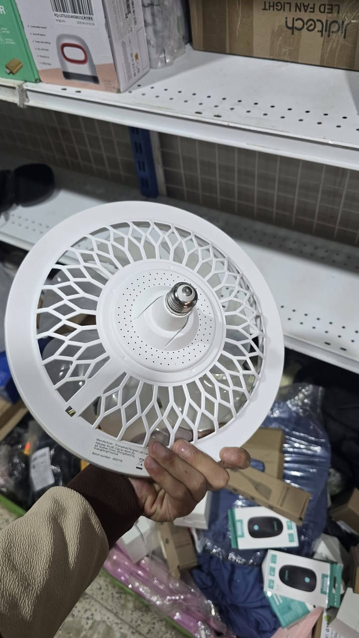 مروحه ونفس الوقت اضائه 15 الف واتساب ***********
