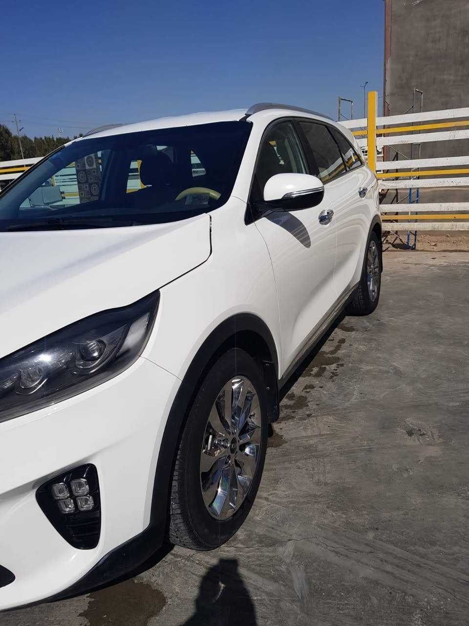 > للبيع كيا سورنتو 2020 وارد خليجي رقم بغداد

ماشية فقط 106 ألف كم
محرك 3500 سي سي، V6، قوي ونشيط
تبريد ممتاز (ثلاثة خطوط تبريد)
فول مواصفات ما عدا بانوراما
بصمة تشغيل ودخول، شاشة، كشافات LED، كاميرا خلفية، ، مثبت سرعة. مقاعد جلد
السيارة مكفولة كفالة عامة 
السيارة جاهزة وما تحتاج صرف ويوجد سونار عدد 2 للسيارة

السعر المطلوب: 289 ورقة قابل للتفاوض
الموقع: بابل – قضاء المسيب
للتواصل: *********** 
(غير متواجد على الانترنت فقط رقم الهاتف)
