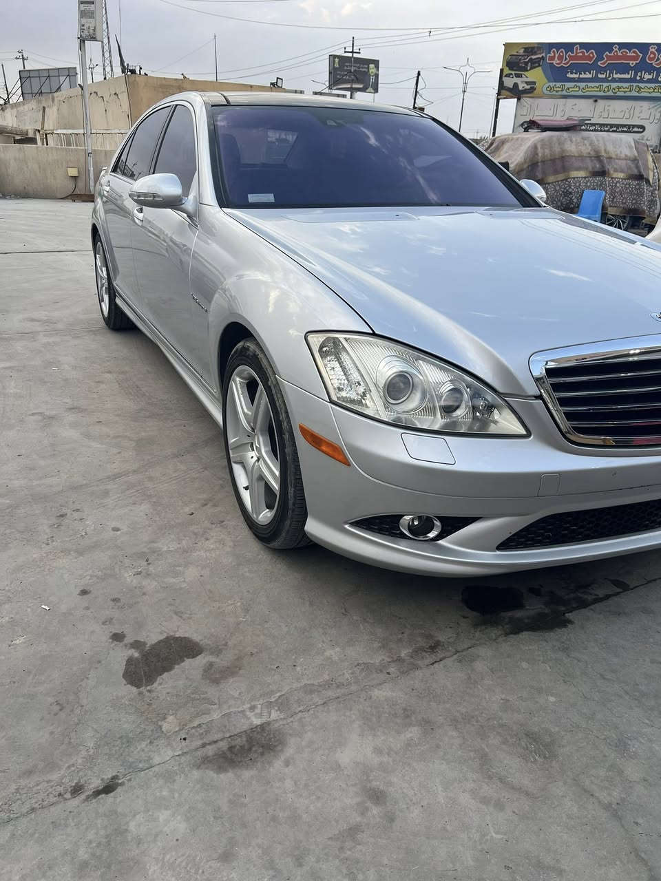سلامً عليكم
مارسدس   S550 (AMG)
مديل 2008 أدوات حاويه بيه ستماره حجز الكتروني 
فول مواصفات للخير كفاله عامه 
كفاله حادث حادث والصبغ والكص
بنو رامه 
بيبان شفط 
برده خلفيه 
تشغيل بصمه 
رادار امامي 
رويه ليليه 
كفاله كير مكينه  
حداديه بلادي جديده 
ويل كب بلاد AMG
تبريد قطعتين 
كير قفل سرعه 
شاشه 
دبل ماوس  
5بصمات 
كشنات كهرباي امامي خلفي
كشتات جلد 
جام برونزي بلاد
اناره ترحيب 
اشاره بلمرايه 
نضام جوبلس خلفي امامي
السياره جاهزه للترقيم 
مكان السياره بصره 
السعر   120  قابل للتفاوض 
ماجاوب خاص رجان 
لاستفسار التصال  

***********
