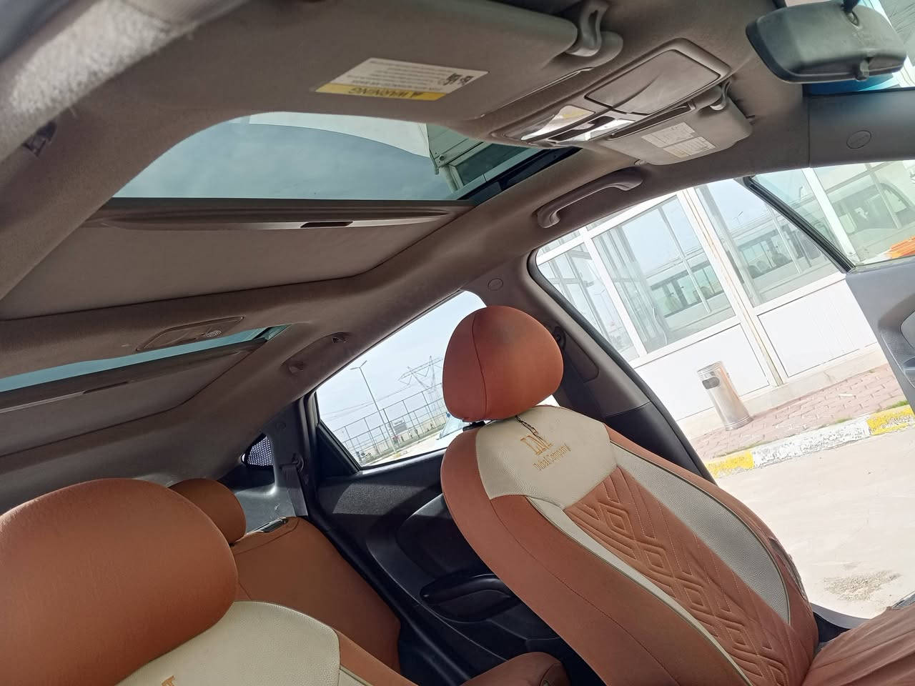 السلام عليكم سعر ١٢٠ أو بيها مجال
توسان موديل ٢٠١٠ لمتدد للبيع فقط وارد امريكا حادثة جاملغ وبنيد  جهة السائق السياره كلش حلوه أو نضيفه كهربائيات كله شغاله مكينه ٢٠٠٠ دوش  تبريد كلشي بيها شغاله كشن كهربائي  تدفئة كشنات  بنرامه فتحه كير اتو أو عادي كله فول مانع انزلاق سايد بريك بالرجل  ماشيه ٢٣٥الف ميل تايرات خمسه ويل كب رقم بغداد باسمي 
عنوان واسط العزيزيه ***********
