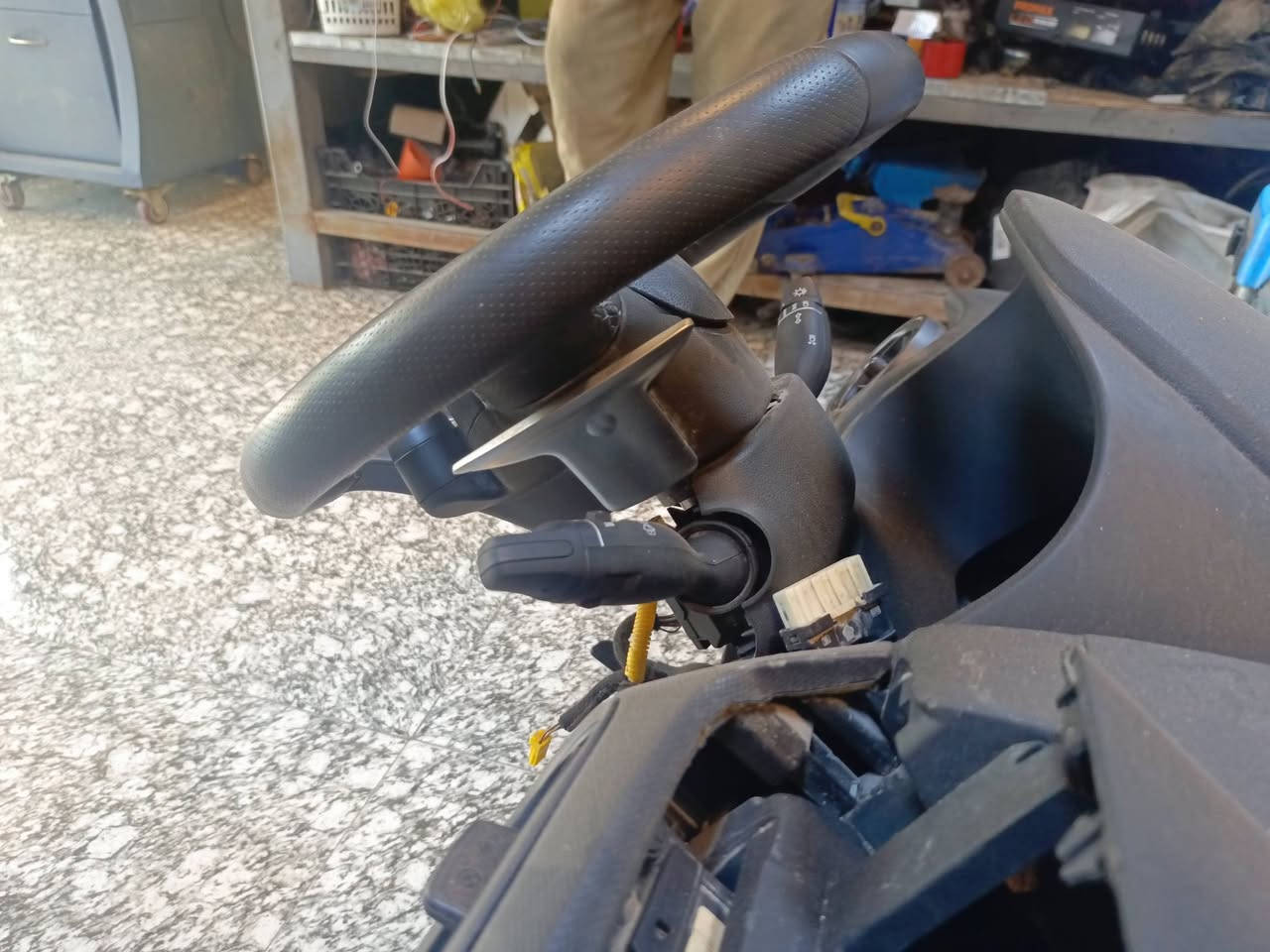 السلام عليكم ورحمة الله وبركاته.

للبيع داشبورد ( دشبول ) هونداي كونا N  موديل 2023 

ما بيه أي ضرر ولا شخوط، دركة ستيرن جديدة، ايرباكات سليمة، فريز جديد، ظفيرة كاملة ما بيها أي قطع ولا نقص نهائيا. اشتريته لسيارة و ما استخدمته لأن بعت السيارة على ضررها. للتواصل على الرقم:

***********
