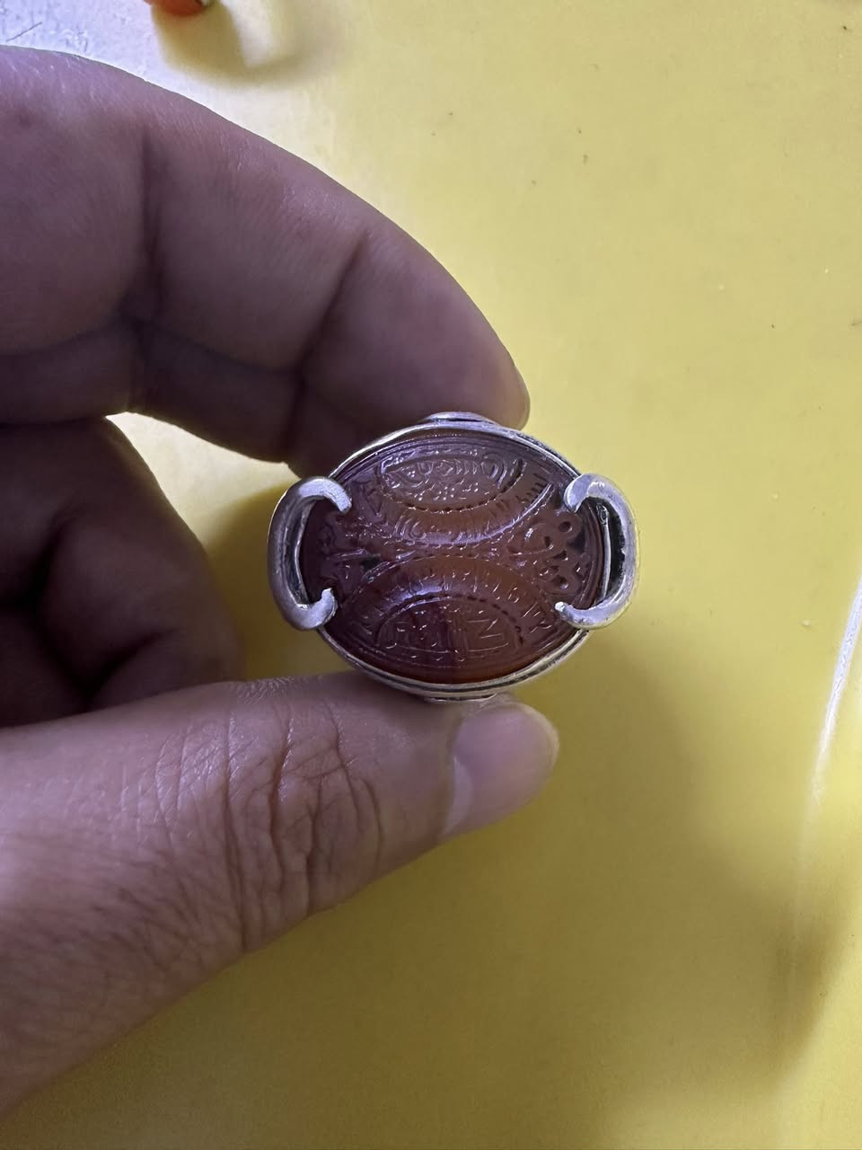 عقيق يماني حجر طبيعي غير معالج صياغه يدوي ثقيل


**إذا كنت صاحب هذا الإعلان وتريد حذفه لأي سبب، رجاءا أرسل رسالة إلى الدعم الفني**