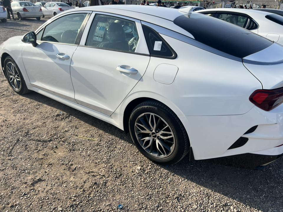 كي 5 خليجي 2022
ماشيه.95km
ً
مكينه .2000
ً
رقم اربيل بس شركه تريد تحويل وكاله عادي 
ً
سياره جديد بيها مكانات بارد قليل ونسبه حالوب خفيف بل فحص ياله يبين 
ً
سياره فول عده بنوراما شاشه كامره غفل سرعه تبريد شاشه بصمه سياره ع وضع شركه ما ملعوب بيها 
ً
مكاني البصره  
***********
السعر (178) وبيها مجال قليل
