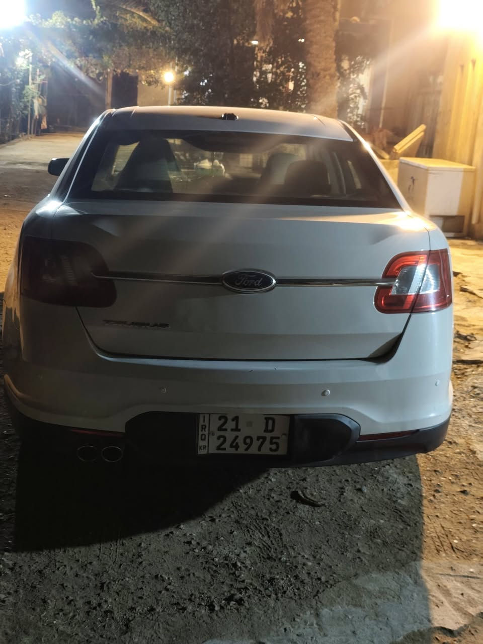 السلام عليكم 
فورد تورس 2011 رقم سليمانيه
هزه ما نافذه بسمي بيه مابين صبغ اثر شخوط 
مكفوله من الضربه مكان ديالى خان بني سعد 
السعر 95  ***********
