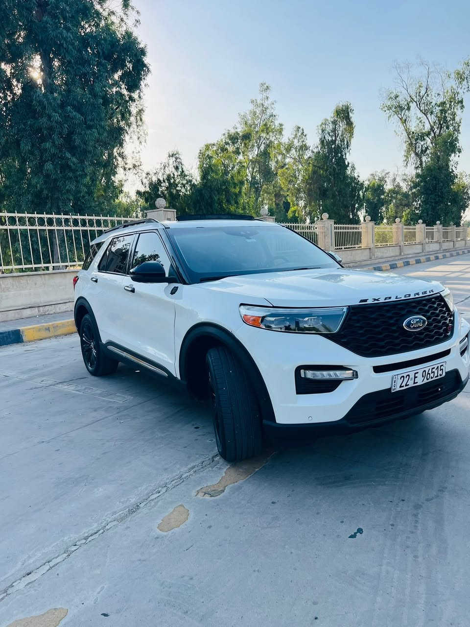 فورد اكسبلور الوحش الامريكي
الفئة بلاتنيوم اعلى فئة بل فورد اكسبلور 
الموديل ٢٠٢٢
المواصفات فول فول للاخير 
كشنات تدفئة تبريد 
كشنات مساج كشنات كهربائية 
كشنات مختوم بلاتنيوم 
لون ابيض مطخم بل اسود 
بانوراما كشنات جلد 
دفع رباعي قيادة ذاتية 
اوتو بارك تركن السيارة نفسها 
وضعيات قيادة ٦ وضعيات سبورت وصحاري وثلجي ونورمال وايكو 
انارة محيطية فتل الداخلية مال سيارة ثلاث الوان 
دفع رباعي ذكي 
صندوق ذكي يفتح باشارة الرجل 
تشغيل عن بعد تحديد مسار 
طخم تاير جديد واصلي 
سيارة مال جناي شرط ماتصرف عليها ربع دينار 
دهن اصلي وجديد قبل سبوع 
وياها هدية 🎁 كتاب تضليل بعد سنة ينتهي بيها باج 
ضررها سطحي جاملغ وبوند بدون قطرة دواخل بشرط كير محرك شاصي لغد كولها سليمة 
ايربك ستيرن وبردة طاك 
ايربك دشبول سليم ١٠٠/١٠٠
سيارة ما ناقصها ربع دينار شرط الفحص فقط قطعتين صبغ 
عنوان السيارة موصل اربيل متواجد 
رقم تلفون *********** بي واتس اب 
محرك ٣٠٠٠ توين توبو صاروخ 🚀 مصرف بانزين عادي حالو حال اربعة سلندر اربع كزوزات فول للاخير
