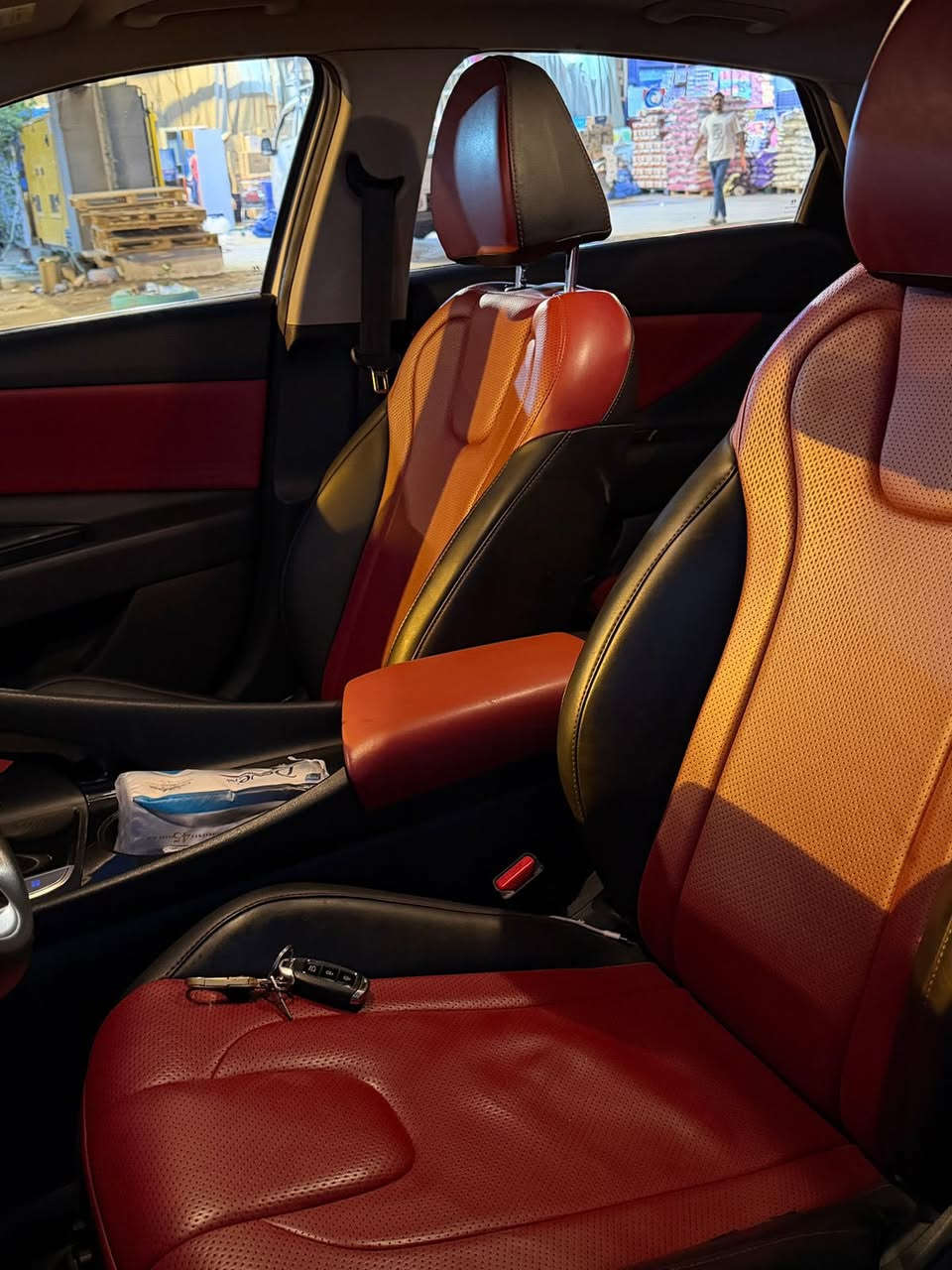 سلام عليكم النتره تجمع صيني للبيع سياره مكفوله كفاله عامه ماشيه 39 رقم اربيل باسمي داخل احمر رايدها 137 وبيها مجال مكاني بغداد زعفرانيه ***********
