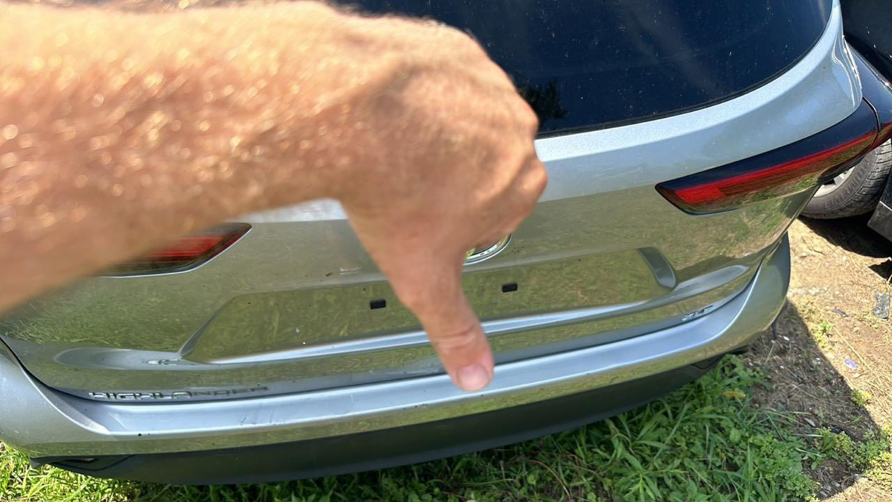 السلام عليكم  تويوتا هايلندر ٢٣ XLE تيربو حادث بنيد وجاملغ بدون ايرباك  تبديل فقط بنيد 
لايتات اصليه تفصيخ
السعر ٢٩٠ قابل للتفاوض 
الاتصال ***********
