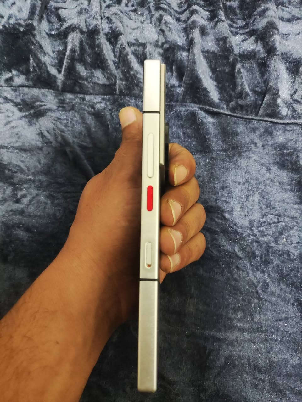 نوبيا Z60 ultra بوضع الوكالة 
مواصفاته معروفة
نسخه عالمية ذاكره ٢٥٦ 
رام ١٢+١٢
معالج سناب دراكون ٨ جين ٣
شاشة اموليد ٨.٦.  ١٢٠ فريم
بطارية ٦٠٠٠ شاحن 80 واط
كامرات عملاقة بالتصوير ٥٠+٦٤+٥٠
كامرا امامية مخفية تحت الشاشة
بيع او مراوس مكاني بغداد زعفرانية


**إذا كنت صاحب هذا الإعلان وتريد حذفه لأي سبب، رجاءا أرسل رسالة إلى الدعم الفني**