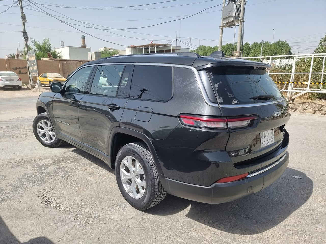 للبيع  او المراوس
للبيع او المراوس جيب كراند شيروكي لمتدد سبعه راكب موديل ٢٣ الشكل الجديد ماشيه ٢٠ الف ميل فول مواصفات خمس كاميرات حساسات خلفيه واماميه رادارات خلفيه واماميه بانوروما  تو ويل رقم بغداد باسمي السعر 310 ورقه وبيها مجال بسيط 
***********
