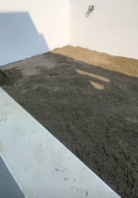 اللي عنده حديقة يريد يعدلها او حديقة قديمة يريد ينظفها . او يريد يزرعه...