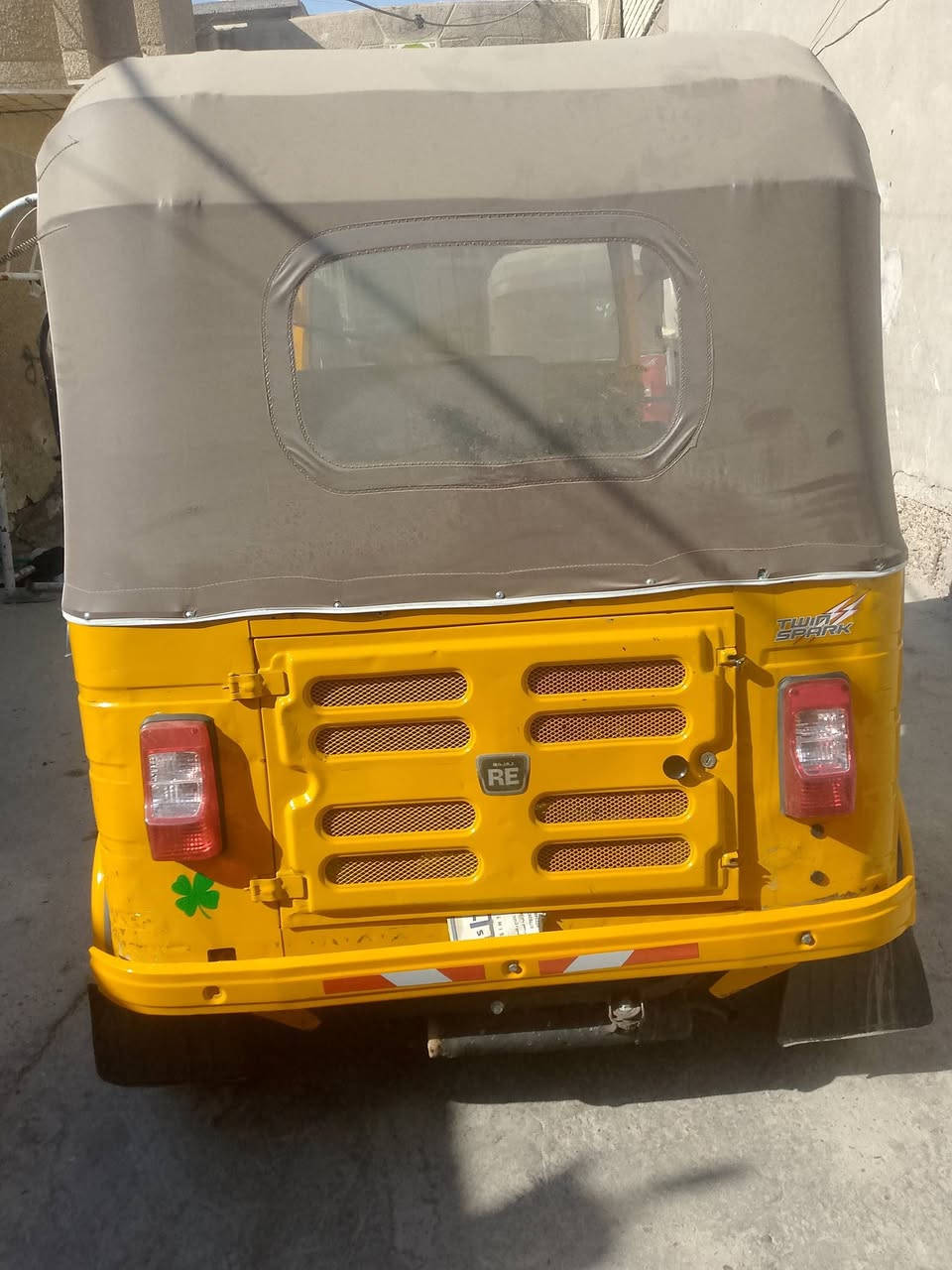 سلام عليكم تكتك موديل 20 اوراق المصطفى اصليه مكينه نظيفه مكاني المشتل السعر 5 وبيها مجال رقمي ***********
