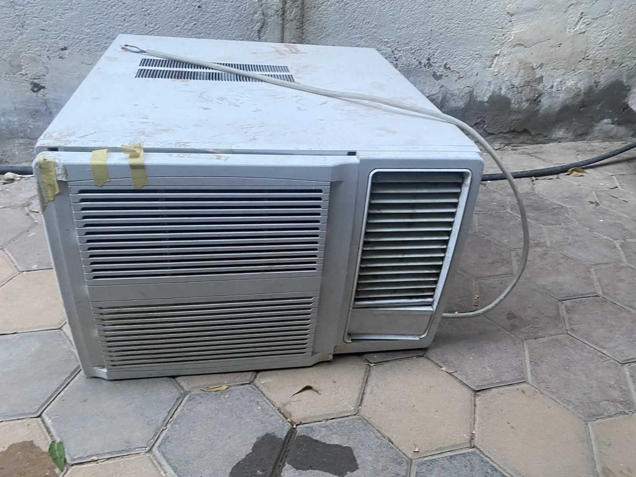 مكيف كرافت طنين نضيف كلش شرط تبريد 
السعر ٢٢٥ وبيه مجال قليل حك الجية


**إذا كنت صاحب هذا الإعلان وتريد حذفه لأي سبب، رجاءا أرسل رسالة إلى الدعم الفني**