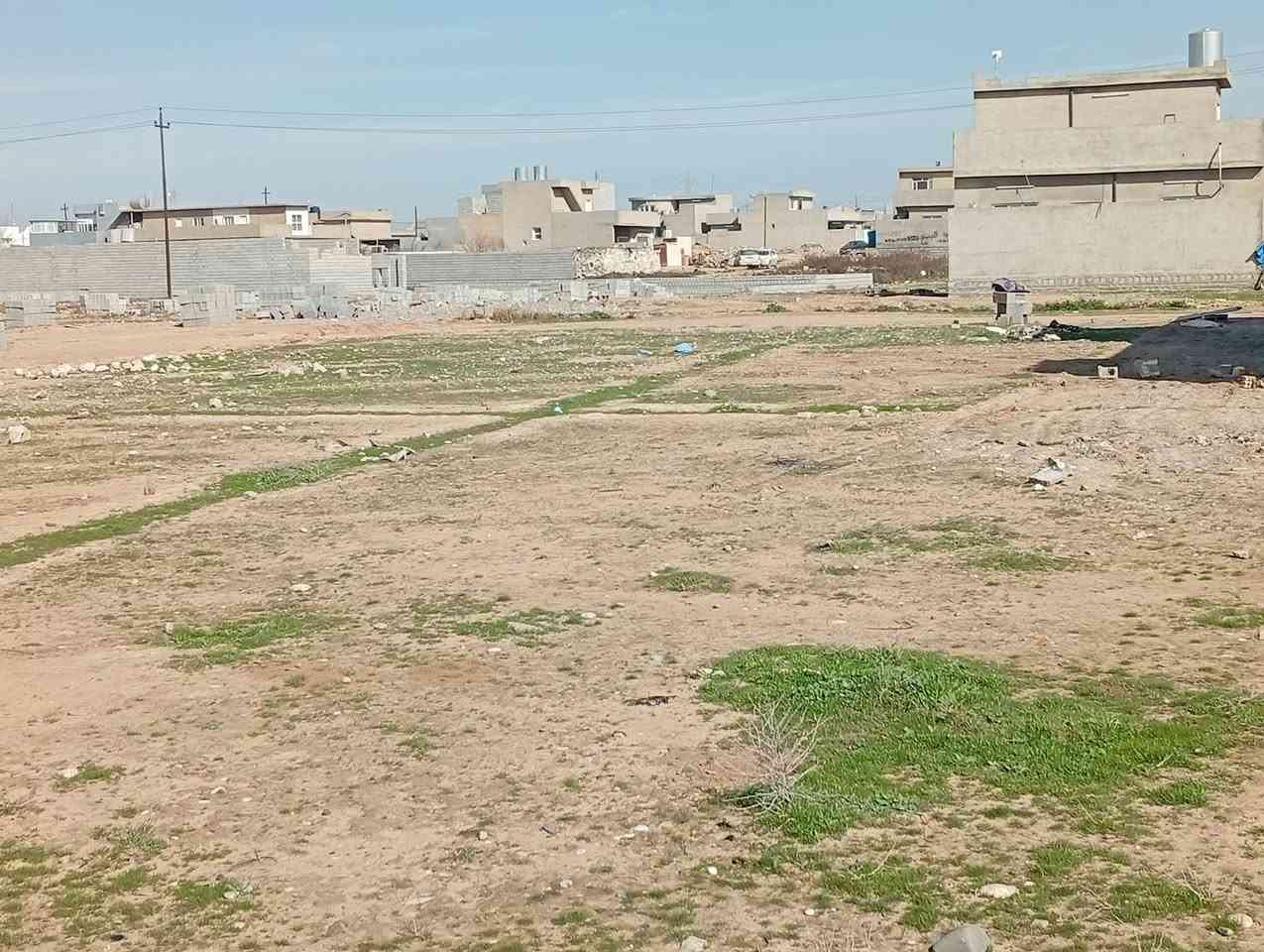 قطعة للبيع رقم زراعي مساحة القطعة 200 متر يم بيت ابو ايوب الصباحي بالمعسكر ماء  وكهرباء واصلها والقطعة عدله فول سعرها النهائي 5 ملايين ونص شراي خابرني واشوفك القطعة الاتصال على الرقم ***********
