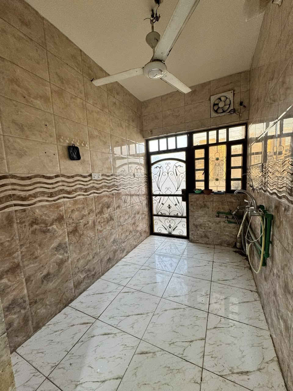 #للإيجار في #السيدية درجة أولى ❗️650الف ❗️طابق ثاني 

عزل تام غرفتين وصاله وطبخ وخدمات صحية الاتصال 

***********متوفر وتساب ‼️
