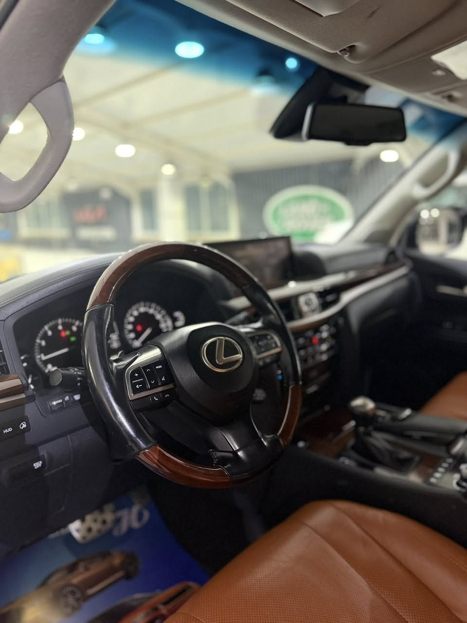 سلام عليكم 
لكزز 2021 بريم 
فول مواصفات 
بيهة بارد بلباب الخلف الصدر وبلجاملغ الامامي
ماشية 65 الف كيلو 
مكان السيارة بغداد الكاظمية جكوك
السعر 76 الف وبيهة مجال بسيط
***********
