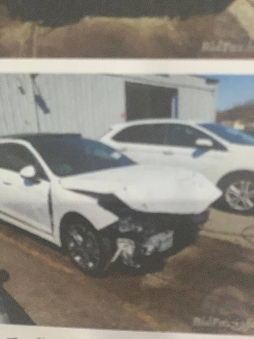 سلام عليكم كي فايف فول موصفات 1ع1السياره بيها 2قطع صبغ سياره جديده كلش رقم بغداد نكليزي سنويه بسمي موديل2022
السعر 165 السياره امريكي
رقم الهاتف***********
