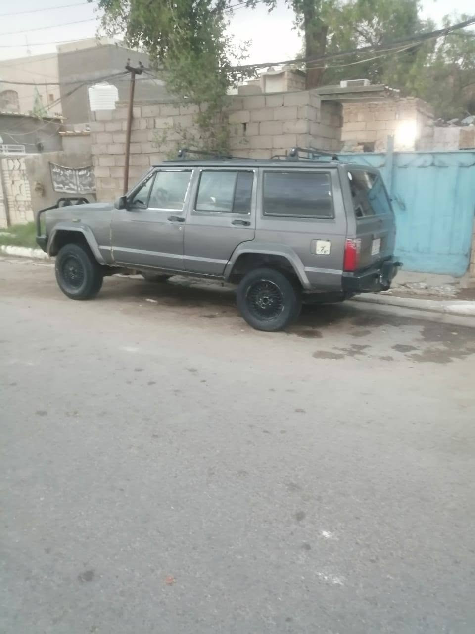 جيب شيروكي  شخاطه ١٩٩٠ رقم الماني صلاح الدين سنويه ماساقطه كير محرك بلاد تبريد شغال مكاني كربلاء اتصال أو واتساب ***********
