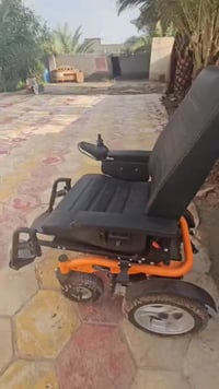 كرسي معوقين شحن • بطاريات جديدة • قابل تفاوض