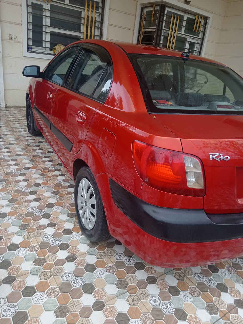 للبيع كيا ريو موديل ٢٠٠٩ نظيفه كفاله كير ومحرك ١٦٠٠ وبااسمي استعمال بيت فقط مطالعه بيها تبريد ثلج  رقم بغداد مكانها فلوجه
