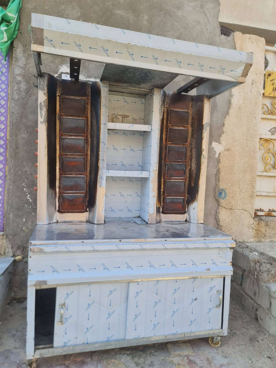 شوايه ٦ عيون جديده ستخدام شهر
مكان بصره حيانيه 
 
متوفر واتساب 
***********
