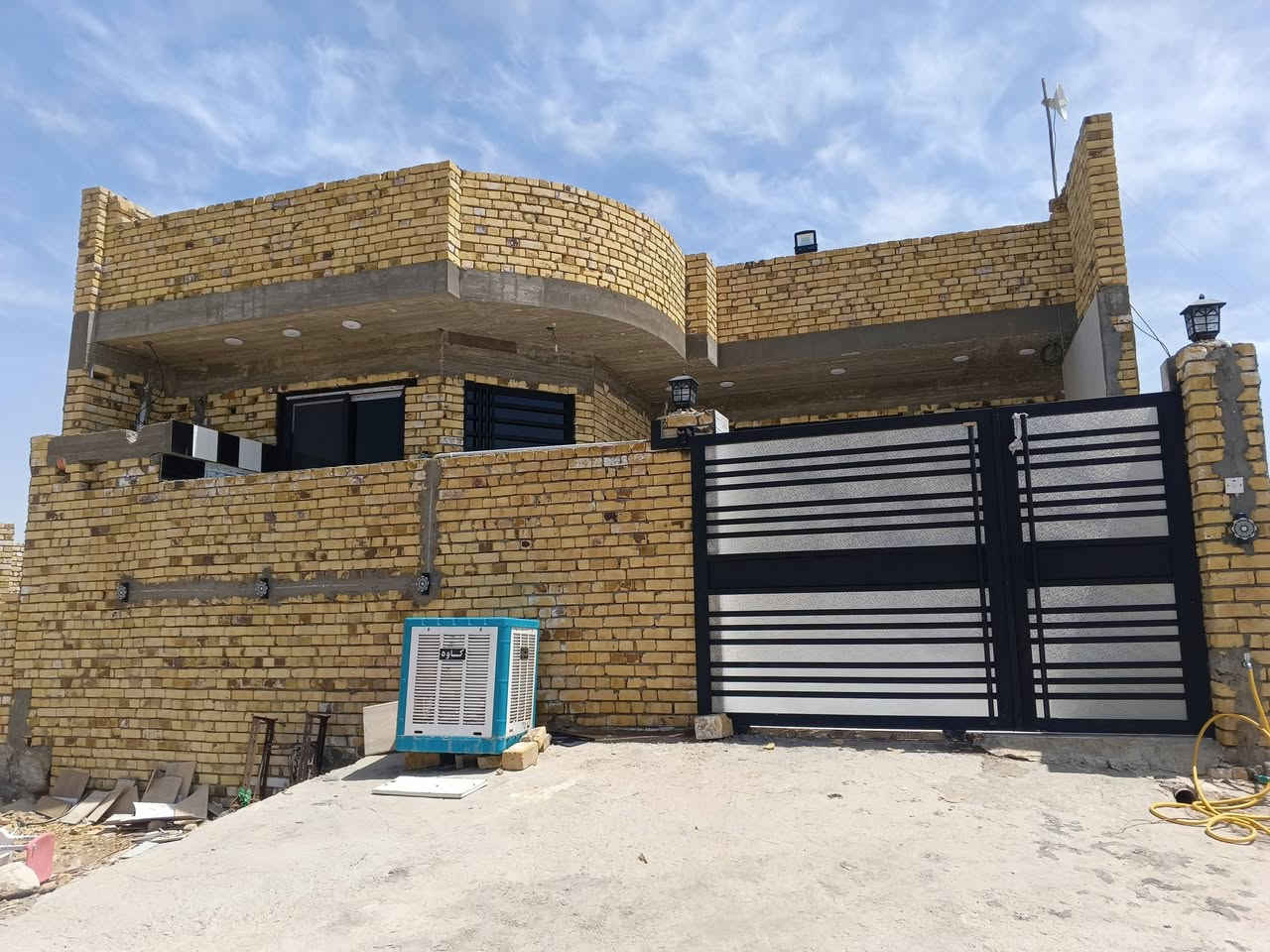 السلام عليكم بيت للبيع في واسط الكوت الموقع العسكري قرب شارع المشجر  مساحه 320ركن على شارع 60وعلى شارع 12مبني بيت 200متر على شارع 12ومخلي 120على 60ركن بناء جديد صار شهرين من مكمله فول على اخر حبايه بناء درجة اولى تريد بس البيت تريد البيت والقطعه
السلام عليكم بيت للبيع في واسط الكوت الموقع العسكري قرب شارع المشجر  مساحه 320ركن على شارع 60وعلى شارع 12مبني بيت 200متر على شارع 12ومخلي 120على 60ركن بناء جديد صار شهرين من مكمله فول على اخر حبايه بناء درجة اولى تريد بس البيت تريد البيت والقطعه 
الاتصال والاستفسار اكثر 
***********
***********
