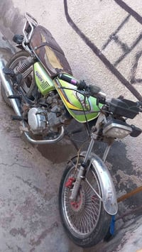 دراجه للبيع الشراي مراسله الرقم 07838642888