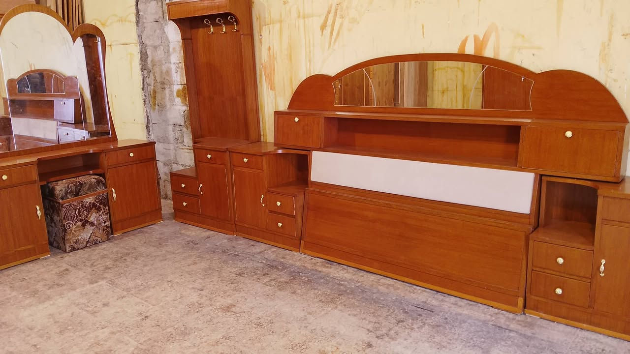 غرفه 5باب صاج شغل ثقيل شرط النضافه العنوان حي الحدباء خلف مرطبات البحرين ت***********
