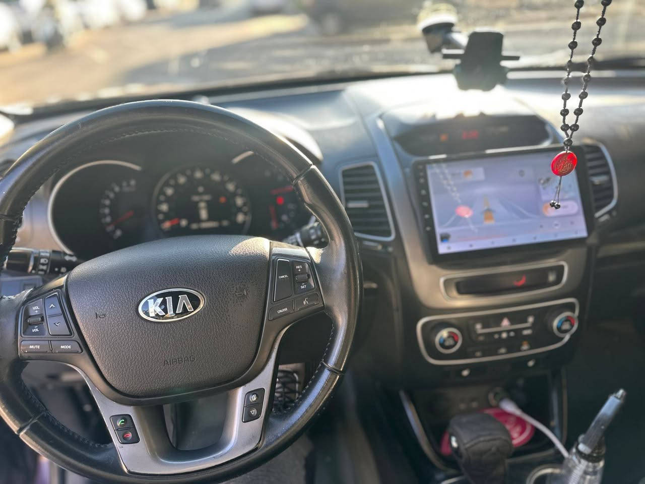 سلام عليكم
للبيع سورنتو 2014 وارد امريكي السياره   بيه صبغ بل باب الصدر وجاملغ والبنيد يعني ٣ قطع  .
كيرمكينه تبريد مكفولات 

الموصفات/
السياره 4X4 وتكدر تفصله يصير سحب امامي
المحرك ٦ سلندر ٣٥٠٠ Ex
السياره بيه نضام المنحدرات
جلد/ تدفئة 
ابواب بصمات سياره حلوه وجاهزة  
 كشن سائق كهربائي 
٣ قطع تبريد ٧ راكب
شاشة 
السياره ماشيه 85 الف ميل

السعر :148
***********
