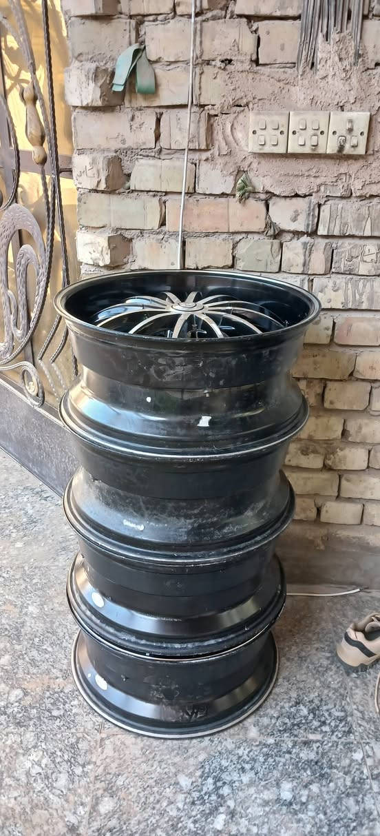 السلام عليكم ويل جارجر جالنجر وابامه رياضي حجم ٢٠  للبيع اومراوس بغير ويل الويل امريكي اصلي مكفول من عواج ولحيم الشراي يتصل *********** العنوان بغداد البلديات
