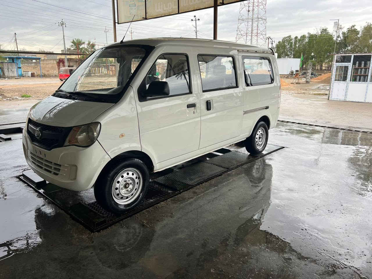 السلام عليكم سيارة ليفان باص موديل 2014 مزاد وزارة الداخلية بيها كتاب تمشي بيها بأي محافظة لحد ماتروح اترقم الترقيم مجاني عله الدولة كير ومكينة مكفولات حدادية جديدة تخم تاير جديد حدادية جديدة دواخلها نظيفة كلش مكانها بابل المسيب السعر 28 ورقة وبيها مجال بسيط للإستفسار ***********
