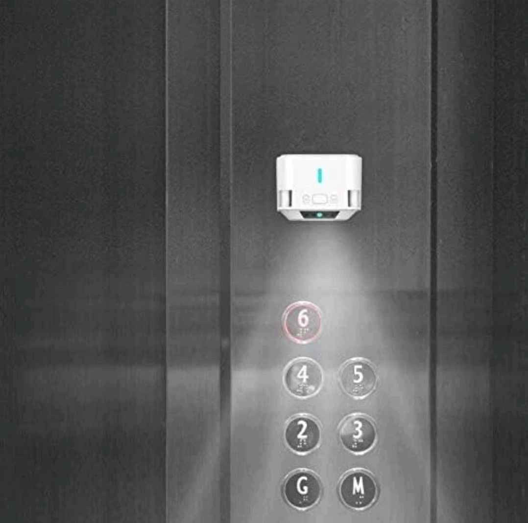 الجهاز هو موزع معقم ذكي بدون تلامس من شركة نومو (Nomu). 
التقنية: يعمل بتقنية الأشعة تحت الحمراء للكشف عن اليدين تلقائياً. 
التصميم: يأتي بتصميم مربع بلون أبيض، ويمكن تعليقه على الحائط أو وضعه على حامل. 
الاستخدام: يوفر تعقيماً سريعاً بدون الحاجة إلى لمس الجهاز، مما يساعد في تقليل انتقال العدوى. 
المميزات: يعمل ببطارية، ومزود بمستشعرات ذكية لتوزيع المعقم بدقة. 
جديد غير مستخدم مشغله فحص فقط بي توزيع كلش حلو تخلي بي معقم ويعمل ببطاريه قلم العادي 
يشتغل استشعار عن قرب نسبة الرش توصل 25 سنتمتر 
توصيل موجود الجميع المحافظات قطعه وحده فقط متوفره 

***********- البصرة, العراق
