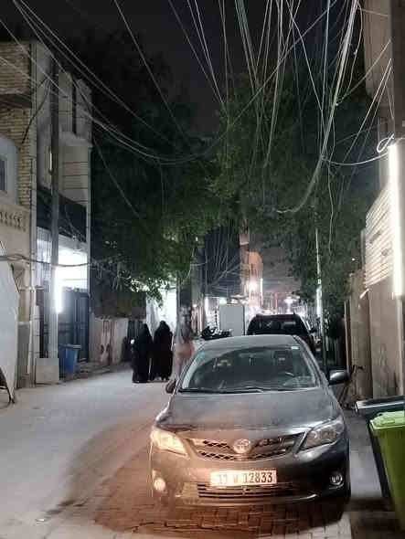 السلام عليكم بيت مساحة ٨٧ ونص للبيع المكان الحرية الثاني ضهر العيادة الشعبيه ب فرعين  للستفسار الاتصال بالرقم ***********
