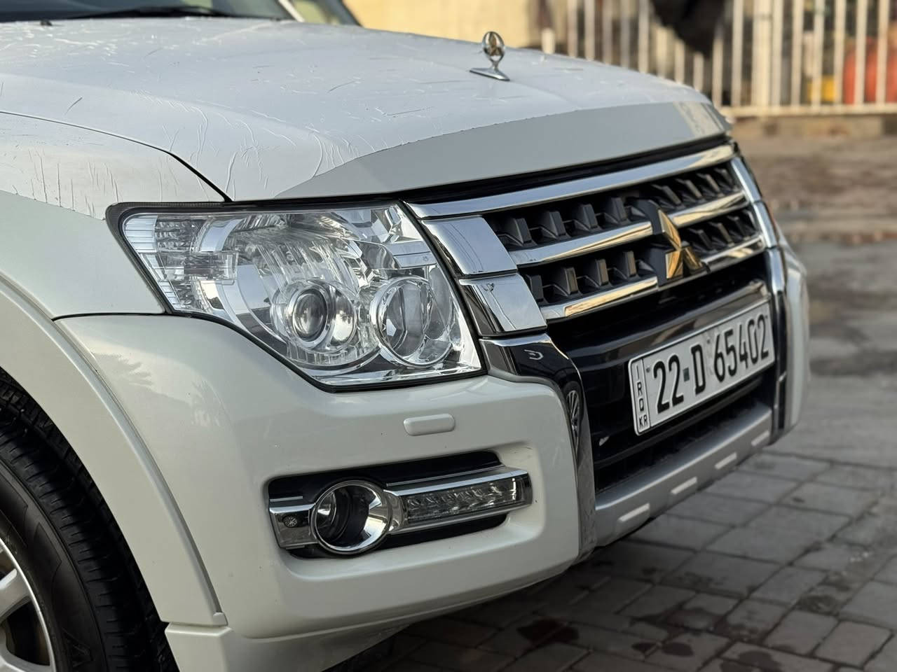 السلام عليكم 
باجيرو حبتور علامة ذهبية راس الارنب 
موديل 2020
ماشية 38 الف كيلو 
كفاله عامة صبغ بارد تبديل فتح
كشنات جلد وكهرباء
شاشة كبيرة 
حساس خلفي وكامرة
رادار امامي
داخل صاج
ويل حجم 18 
دمام خلفي 
داير ايرباك
مكينه 6 سلندر 3800
مري شفط
زراك لايت ولايتات زنون
لد نهاري 
فول تحكم ستيرن 
رقم اربيل تحويل فقط 
***********
السعر 255 بيها مجال بسيط
