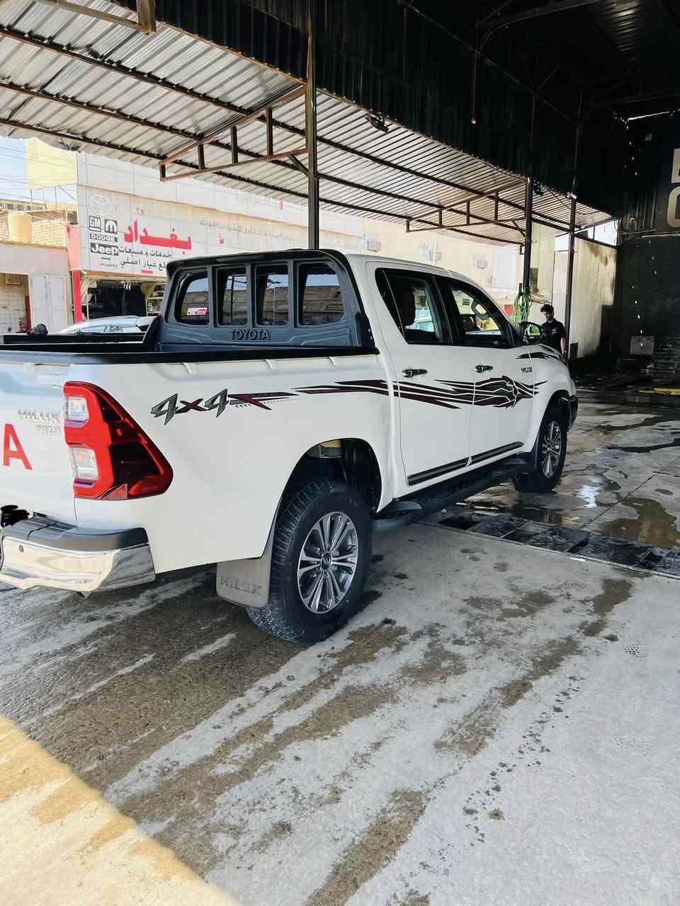 السلام عليكم

تويوتا هايلوكس موديل 2024 سعودي 

دفع رباعي 4x4 مكفولة كفالة عامة من كلشي 

رقم بغداد باسمي سنوية جديدة ورقم جديد 

مواصفات السيارة : 
بصمة تشغيل 
بصمة ابواب
شاشة 
تبريد قطعتين 
مقاعد جلد 
حساسات 
تحكم ستيرن جهتين 
كشنات تدفئة وتبريد
شاشة اعطال 
السيارة ماشية 45,000 حقيقي 
سبيرها مانازل 

السعر 335 وبيها مجال 
عنواني بغداد الدورة 
للأستفسار ***********
