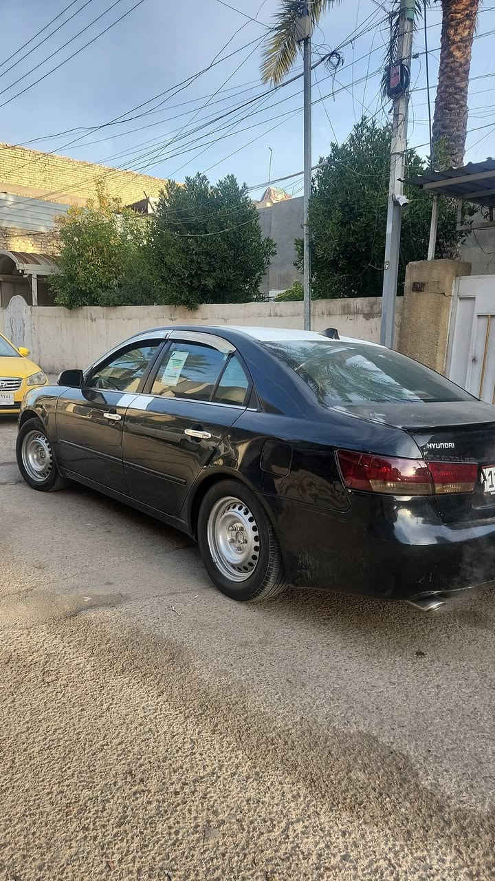 السلام عليكم  سوناتا ٢٠٠٧ وارد امريكي حادث امريكة جاملغ الخلفي وبل عراق الجاملغ الامامي وحافة البنيد تعتبر قطعتين وشوية من لبنيد ماشية ١٨٨ الف حقيقي 
مكينه ٦ سلندر عليهة منضومه مال غاز يعني صررف ماكو ابد لباقي كلهة كفاله محرك كير دواخل مكفولات غرفته نضيفة وكهربائياتهة شغاله كلهة السيارة سلايد روف  رقم بغداد ب اسمي ملاحضة القمارة بيه جراد خفيف 
السعر ١٠٠ وبيه مجال السيارة مال جناي وكلش حلوة وقليل اكو بنضافتهة 
مكاني شعب ***********
