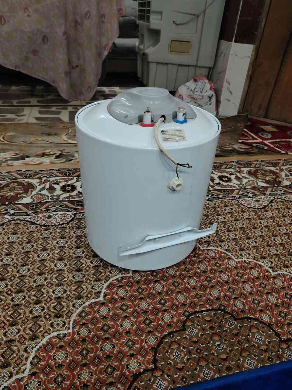 سلام عليكم ، سخان 50 لتر اصلي ايطالي سعرة ٧٥ الف + ترمز اصلي ب ٣٠ ألف للإستفسار راسلني او أتصل على هذا الرقم *********** ملاحظة الترمز غير مستخدم
